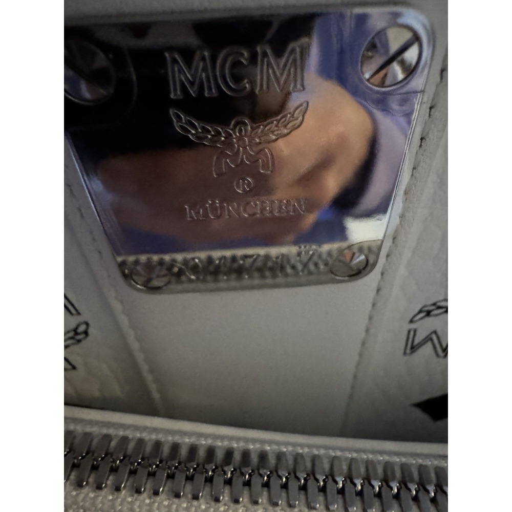 White Reversible MCM Liz Shopper In Medium Visetos - Picture 10 of 16